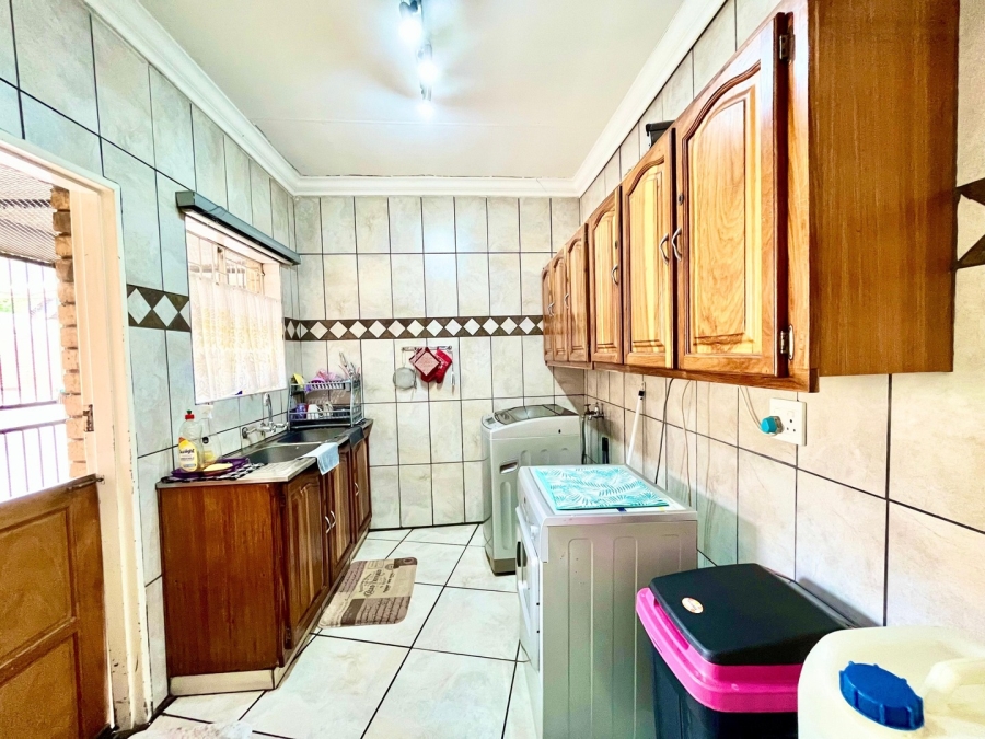 4 Bedroom Property for Sale in Safari Gardens North West